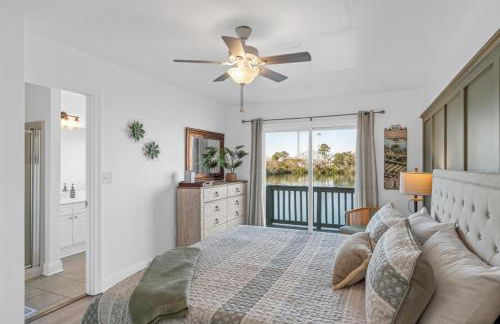 Sunset Serenity!!-Tropical Waterfront Oasis-Huge Private Patio-10Min to KingSt & Beaches - Foto 69