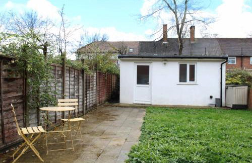 "The Cromwell" I Contractor's Haven Borehamwood I 3 - 6 Beds I Free Parking, Netflix & Sky Sports - Foto 18