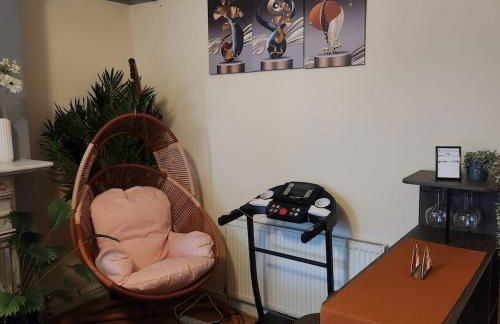 Glams Victoria apartment - Photo 6