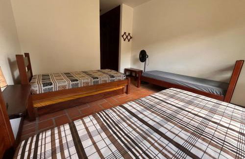 Spacious house with pool - 100m from the sea in Guaecá - Foto 12