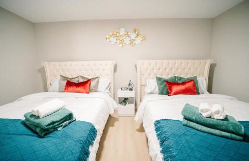 Spacious 5BR 3BA Free Parking Minutes to DC with Pool - Foto 47