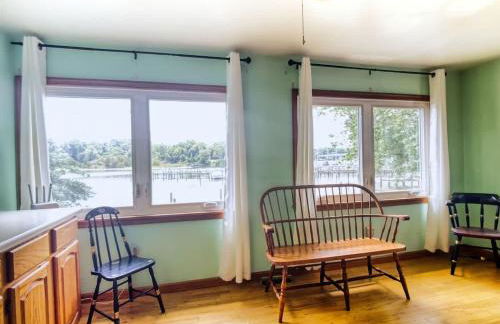 Boho Waterfront Getaway 5 Bedroom Retreat - Foto 10