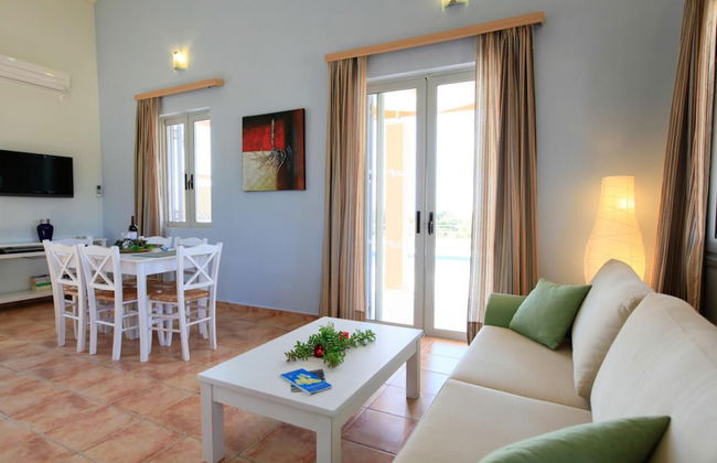 Nafsika Beach House Large Private Pool Walk to Beach Sea Views A C Wifi Car Not Required - 1880 - Foto 32