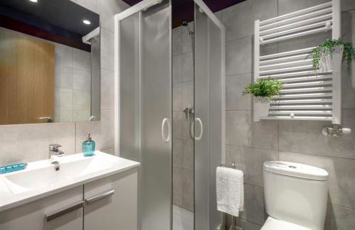 Ondarreta Beach Apartment con parking free y Aire acondicionado - Foto 14