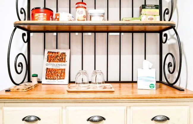 Rustic Gem 5min-asian District Full Kitchen - Photo 14