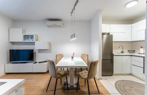 Flex SelfCheckIns 170 - Zagreb - Bedroom - Parking - Loggia - Foto 10