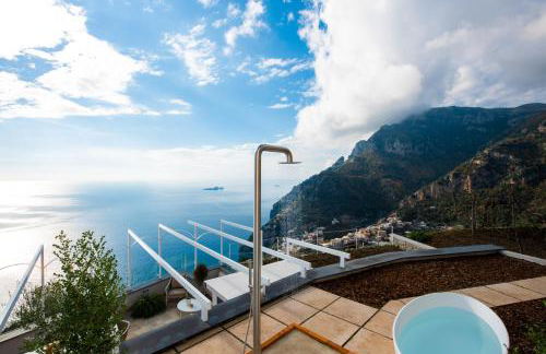 VILLA LA TAGLIATA spectacular jacuzzi tub amazing view and private parking garage - Photo 24