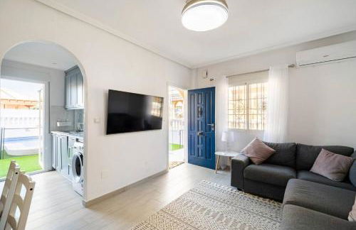 Luxury Villa - Large Private Pool - Cabo Roig Strip - Foto 6