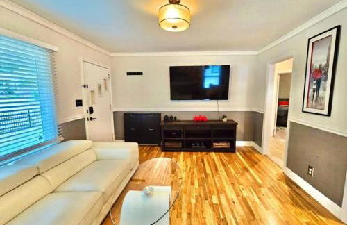 Midtown Gem Walk to Attractions - Foto 3