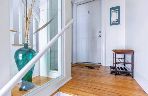 Peaceful Oasis on Munjoy Hill 2nd flr 3BR parking - Foto 4