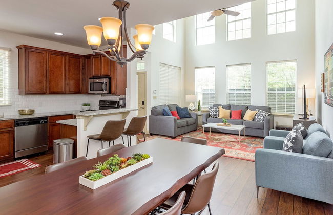 Upstay - 2-home Complex in Govalle for 18ppl - Photo 1