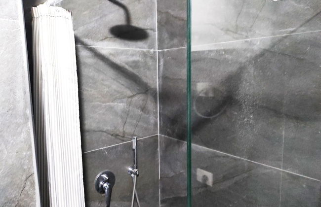 Seafront Apartment in Durres - Photo 16