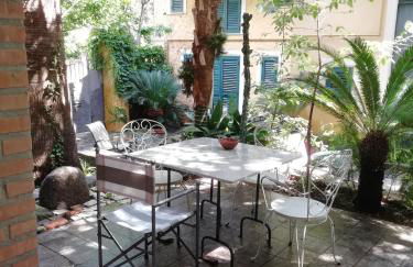 Villino with Garden - Photo 17