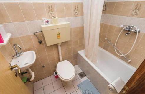 Beautiful Apartment In Dinjiska - Foto 18