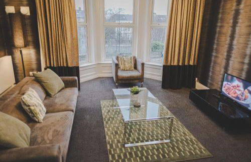 Kensington House by Warren Collection - Photo 6