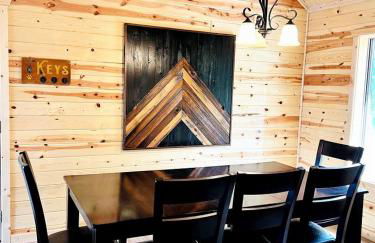 Outstanding Retreat with Dock, Game Space and Lake Views in Wisconsin - Foto 18