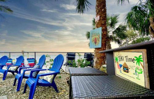 "Seaglass" Dazzles with Exceptional Bay Views! - Foto 28