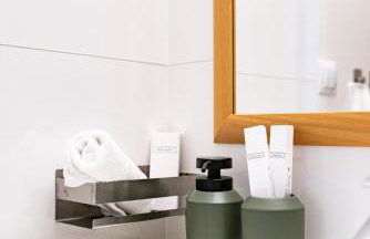 The Base - Bright 2BR, Near Old Town, Walk to Beach - Foto 27