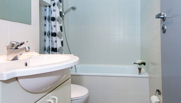 4 Person Holiday Home in Glesborg - Foto 4, Baño