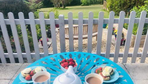 Detached, peaceful, spacious with easy access and very large garden - Foto 5