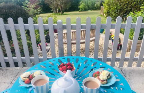 Detached, peaceful, spacious with easy access and very large garden - Foto 5