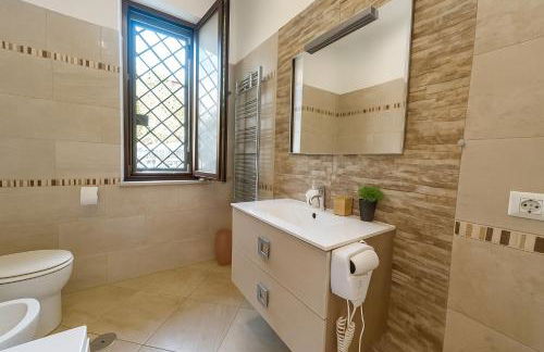 Free parking 5 minutes from the bus stop - Foto 13