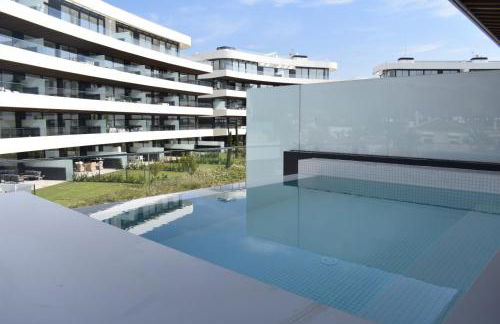 Luxury complex beachfront apartment, infinity pool, sauna, gym and large terrace - Foto 12