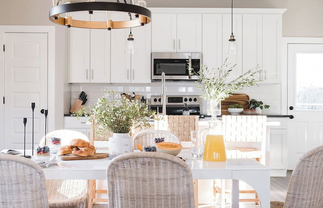 Cherokee by AvantStay – Contemporary Design in a Prime Location - Photo 1