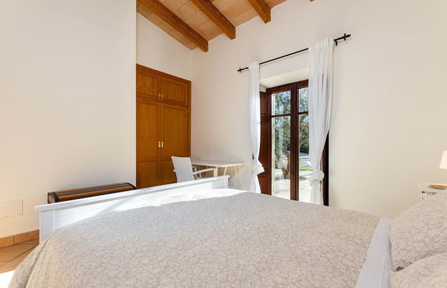 Charming Villa With Private Pool - Photo 7