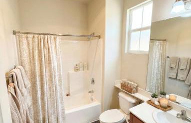 Sunny Marina Del Rey Apartment- Hot Tub, Game Room, BBQ, Projector - Photo 10