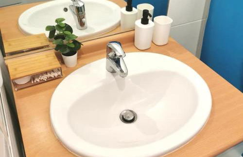 CHIC 2CHAMBRES,70m²+balcon+parking+WIFI - Photo 9