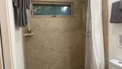 Beach Studio by Shark's Cove - Foto 5, towels, Shower