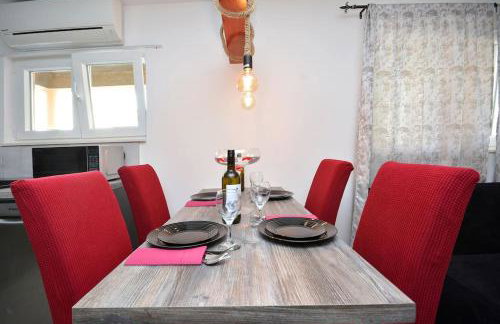 Heritage apartman Geza in centar with private parking - Photo 11