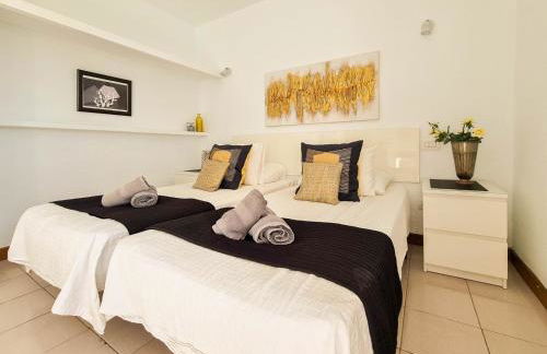 Stunning sea view villa with 6 bedrooms & heated pool - Villa Renaissance - Photo 26