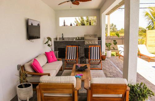 Luxurious Waterfront Home with Heated Pool and Jacuzzi - Foto 37