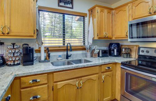 2 Mi to Show Low Lake: Scenic Cabin w/ Balcony - Foto 9