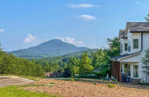 Hot Tub and EV Charger Helen Getaway with Views! - Photo 1