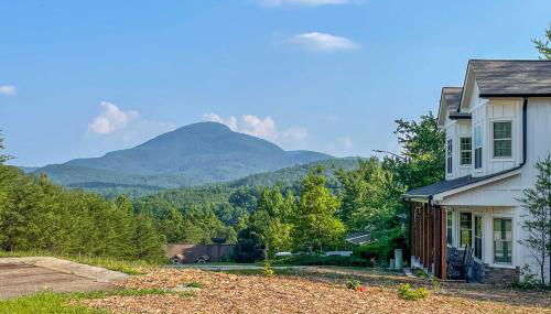 Hot Tub and EV Charger Helen Getaway with Views! - Foto 1