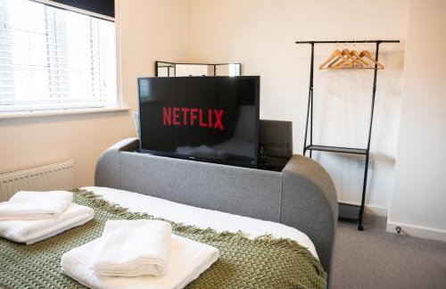 High-Spec Home, Office, SkyTV - for Families, Relocators & Contractors - Foto 16