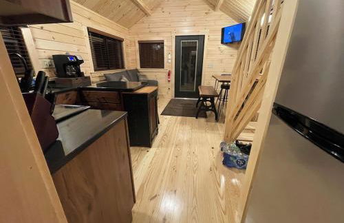 Private Luxury Log Cabin in the Endless Mountains, Firepit, Farm Charm - Foto 8