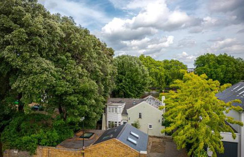 Chic 1BR Teddington Apartment Modern & Bright - Photo 19