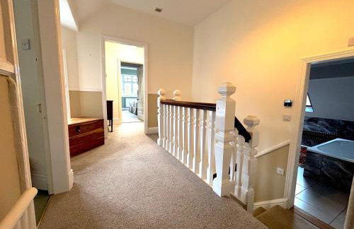 Spacious 4-Bed Home - Oswestry - Families & Groups - Foto 21