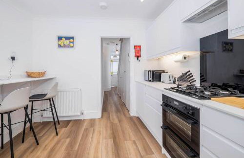 Modernised townhouse centrally located incl parking - Photo 18