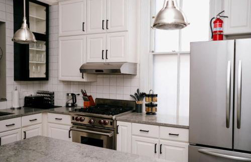 Top 1 Rated 4BR Lincoln Park House - King Bed - Photo 51