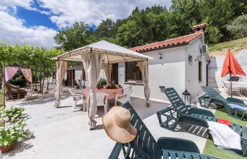 2 Bedroom Cozy Home In Kostrcani - Photo 2