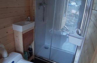 Off Grid Cabin Sleeps 2, Pets Ok, 20 min to Dunoon - Photo 16