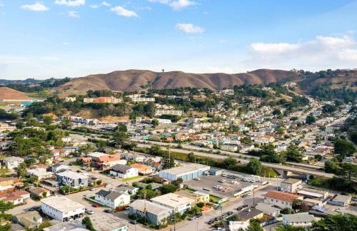 Spacious 5BR Coastal Retreat - 8 Beds Beach & Golf - Old - Photo 37