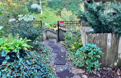 Moonshine Creek Too - Foto 14