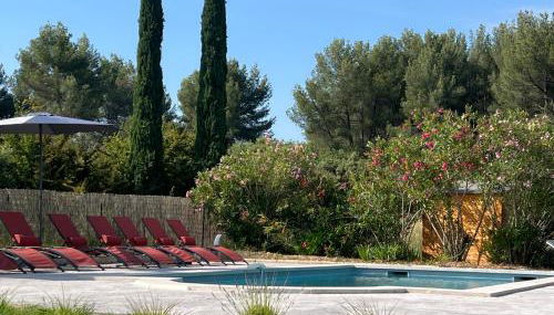 Proche Roussillon, La villa rouge Luberon, piscine chauffée, climatisation et vue Luberon - Foto 2