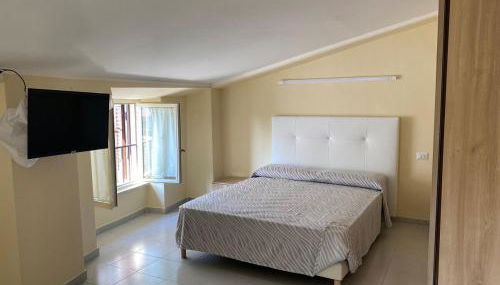 Intera casa in centro storico a 800mt dal mare - Photo 3